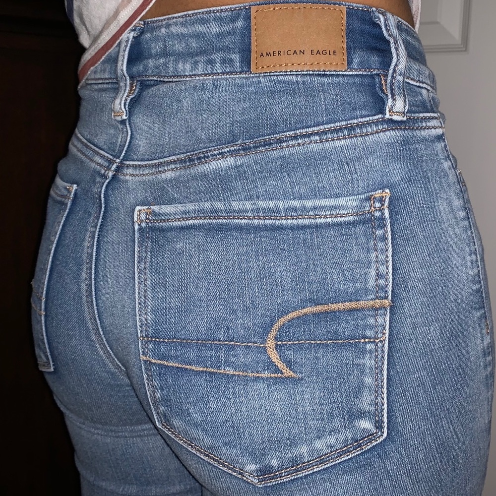 American Eagle light washed jeans